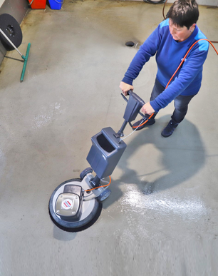 Einscheibenmaschine ES 430 von Stangl, zur Bodenreinigung | © Stangl Reinigungstechnik GmbH.