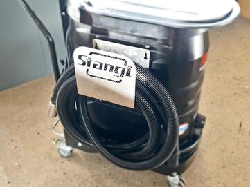 Schlauchhalterung für Industriesauger von Stangl