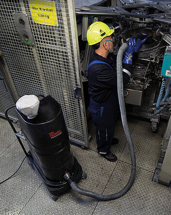 Ruwac Industriesauger mit Longpac von Stangl Reinigungsrechnik