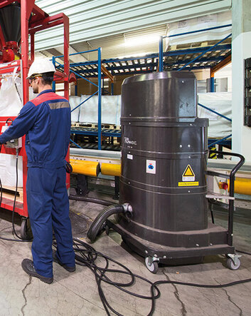 Leistungsstarker Ruwac Drehstrom-Industriesauger von Stangl