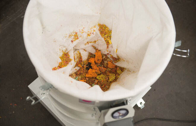 Behälter des Industriesauger Ruwac DAV SB von Stangl zur Aufnahme von als auch Zuschnittresten