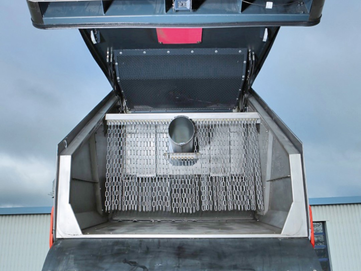 großer Kehrgutbehälter aus Edelstahl, der Hako Citymaster 2250