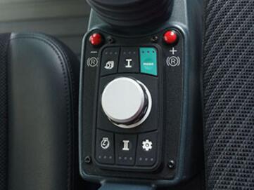 hoher Bedienerkomfort in der Kabine des Multicar M29