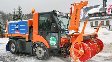 Winterdiensttechnik mit Multicar M29, Schneefräse von Kahlbacher, Stangl Kommunaltechnik 