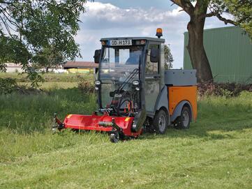 Grünflächen Mulche mit Hako Citymaster 650 von Stangl Kommunal