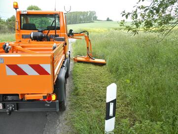 Fiedler Auslegemäher Böschungsmäher auf Multicar M31