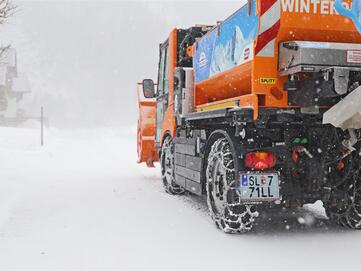Winterdienst mit Multicar M29 von Stangl