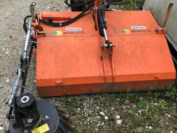 Vermittlungsverkauf Ecotech Frontkehrmaschine mit Wildkrautbesen gebraucht für Kleintraktor von Stangl
