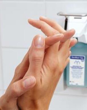 Handesinfektionsmittel und -Spender von Stangl Hygiene