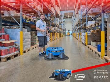 autonome Kemaro-Kehrmaschine von Stangl reinigt selbstständig bei Bäkon