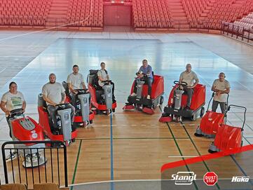 in der neu eröffneten, multifunktionale Sport Arena Wien, reinigen acht neue Kehrmaschinen und Reinigungsmaschinen von Stangl