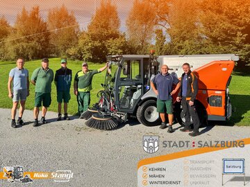 neue Hako Kommunalmaschine von Stangl für Stadtgarten Salzburg, zum Kehren, Mähen und für den Winterdienst
