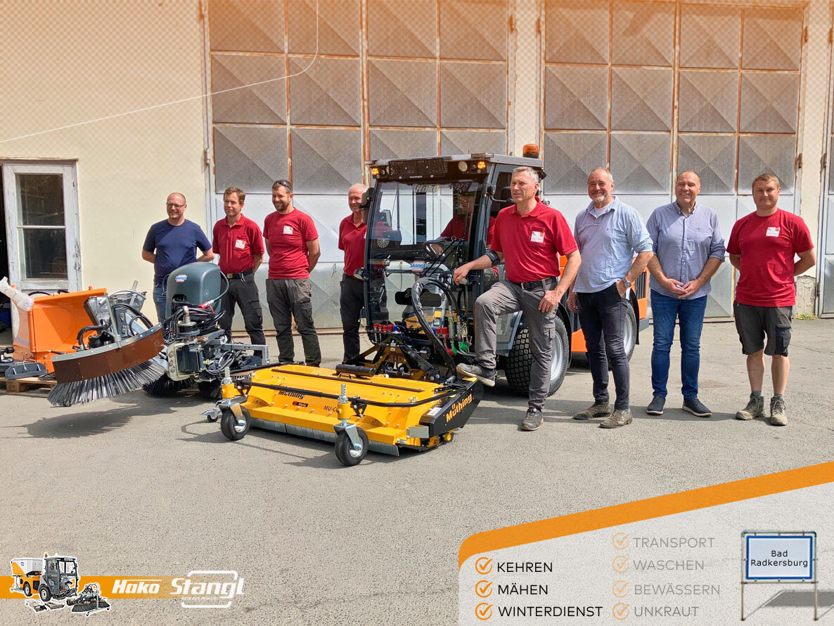 Kehren, Mähen, Winterdienst, alles mit einer Hako Kommunalmaschine von Stangl für den Bauhof von Bad Radkersburg