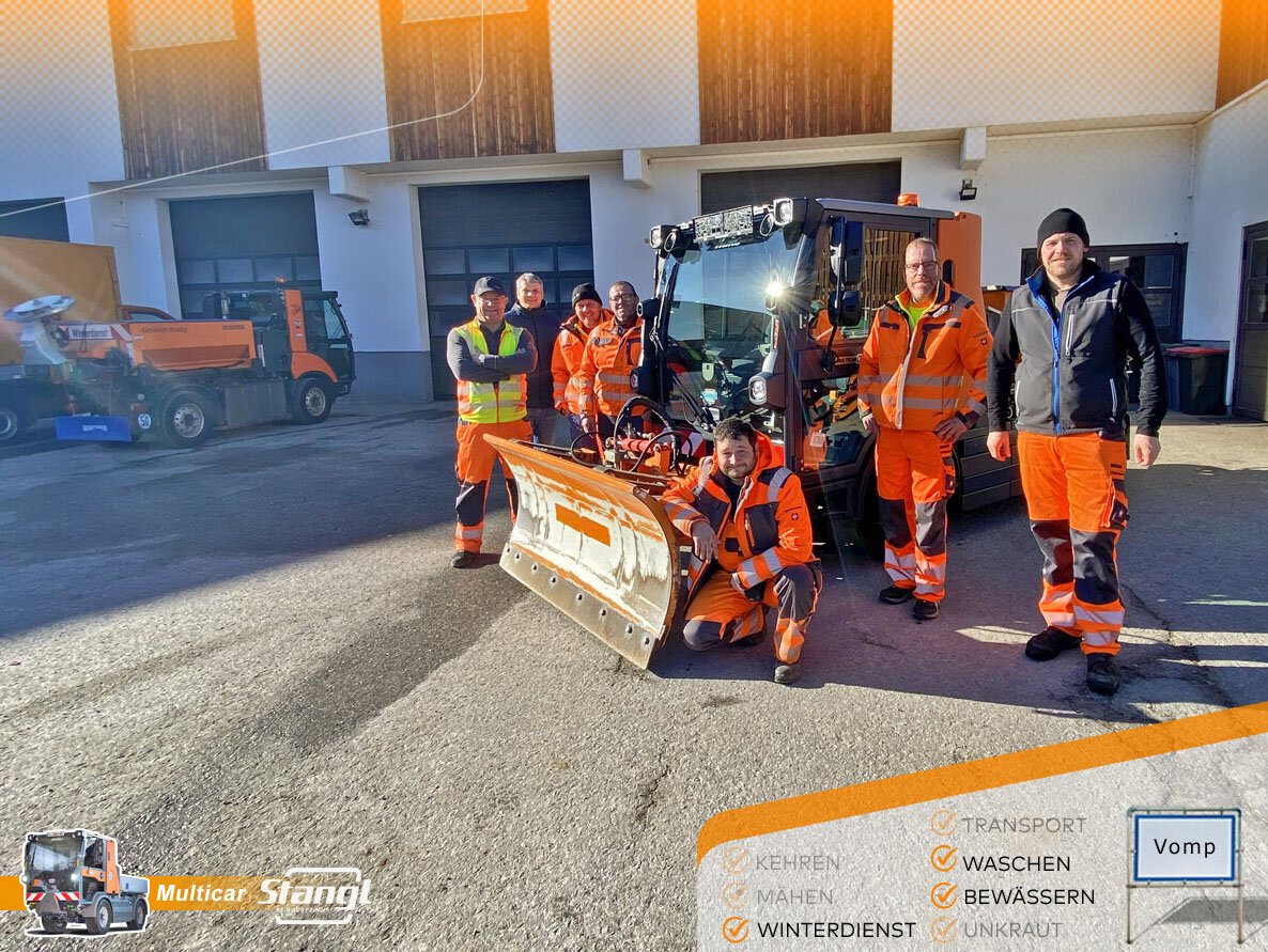 der neue Multicar von Stangl, für den Bauhof der Marktgemeinde Vomp wird für den Winterdienst, zum Bewässern und zum Waschen verwendet