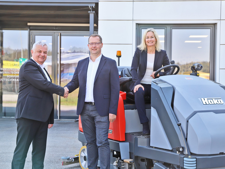 Harald Vogl übergibt die Vertriebsleitung der Stangl-Reinigungstechnik-Sparte an Robert Schmid