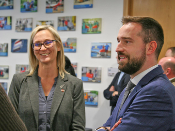 Bundeskanzler Sebastian Kurz besucht Stangl Reinigungstechnik in Straßwalchen