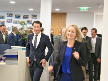 Bundeskanzler Sebastian Kurz besucht Stangl Reinigungstechnik in Straßwalchen