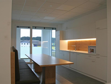 Stangl Reinigungstechnik - neues Logistik- und Kundendienstzentrum mit Küche und Pausenbereich