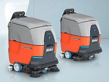 Autonome Bodenreinigungsmaschine Hako B75i von Stangl Variante mit Walzenbürste und zwei zusätzlichen Seitenbesen oder Ausstattung mit Tellerbürstensystem. 