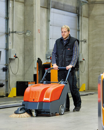 Kehrmaschinen für den Innenbereich und den Außenbereich von Stangl