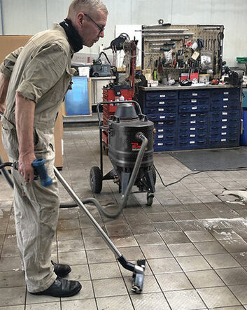 Leistungsstarker Wasser-/Schlammsauger Ruwac WSP 2000 von Stangl mit integrierter Förderpumpe 