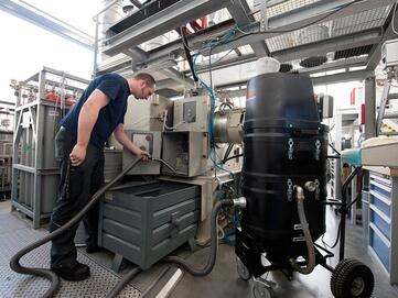 Nassabscheider Ruwac NA35 für den StaubEx Bereich von Stangl saugt Kunststoffstäube