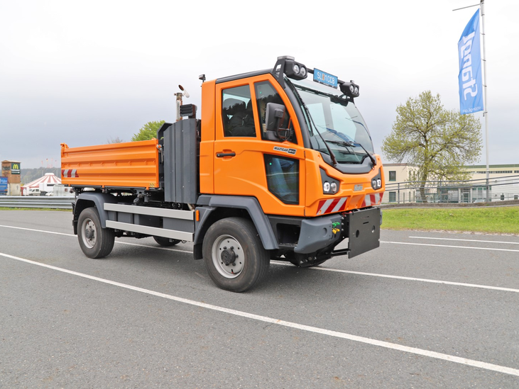 Der Multicar M41 bietet höchste Flexibilität, Kraft und Effizienz, um Ihre vielfältigen Aufgaben im kommunalen Einsatz zu bewältigen