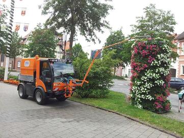 Gießarm von Reinex, zum Gießen und Bewässern von pflanzen und Grünanlagen, auf Multicar von Stangl