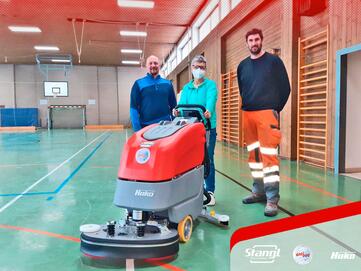 neue Bodenreinigungsmaschine für Mittelschule St. Peter am Kammersberg