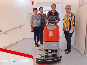 neue Bodenreinigungsmaschine von Stangl für Mittelschule Gleinstätten