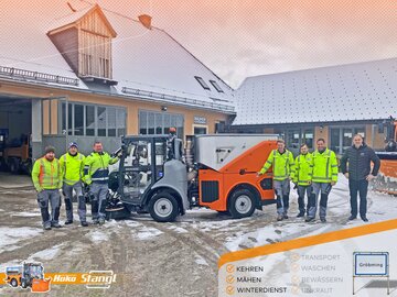an das Bauhofteam der Marktgemeinde Gröbming konnte Stangl eine neue Kommunalmaschine Hako Citymaster zum kehren, Mähen und für den Winterdienst übergeben