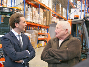 Bundeskanzler Sebastian Kurz besucht Stangl Reinigungstechnik in Straßwalchen