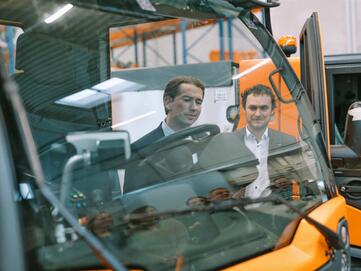  Bundeskanzler Sebastian Kurz besucht Stangl Reinigungstechnik in Straßwalchen
