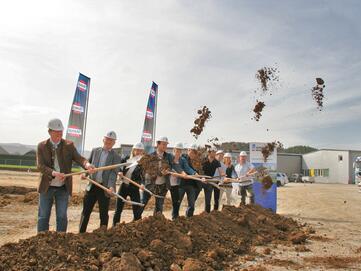 Stangl baut neues Logistik- und Werkstättenzentrum Spatenstich