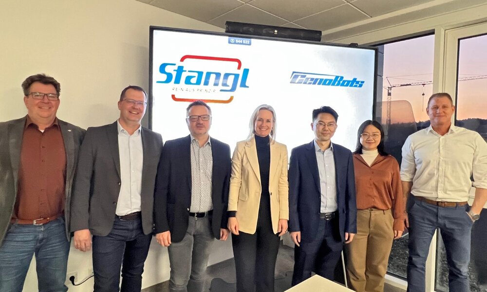 v.l. Thomas Bader, Robert Schmid, Helmut Breitfuß, Judith Stangl-Widmar – STANGL,  Michael Wang, Yu Ping, Sven Schöffner - CenoBots