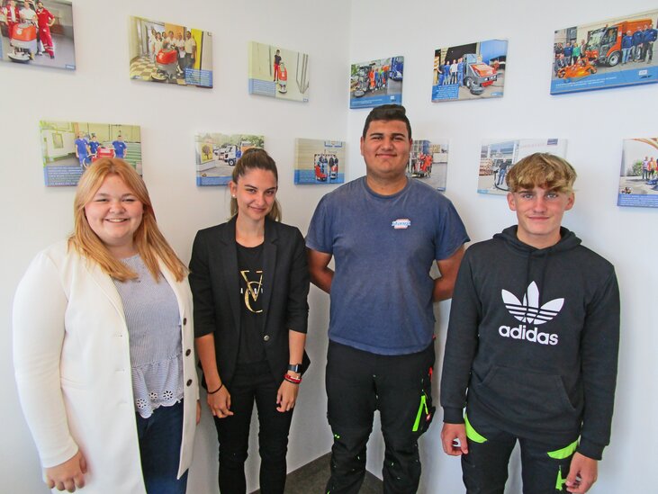 Gruppenfoto zum Ausbildungsstart der Stangl Lehrlinge 2023