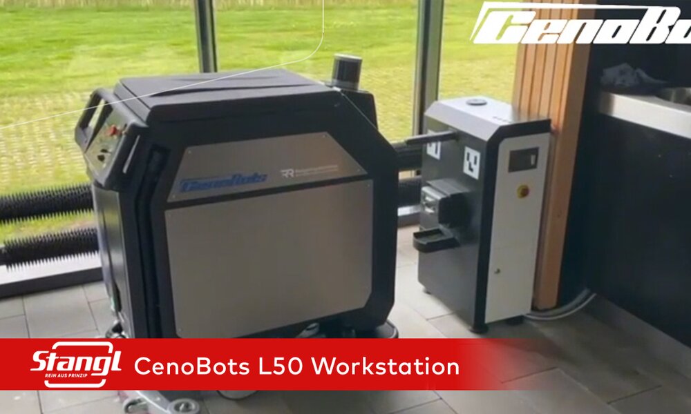 Die CenoBots Workstation von Stangl lädt automatisch, entleert Abwasser, tankt Frischwasser und dosiert Reinigungschemie.