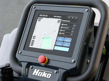 Benutzerfreundlicher intuitiver Touchscreen der autonomen Reinigungsmaschine Hako B75i von Stangl