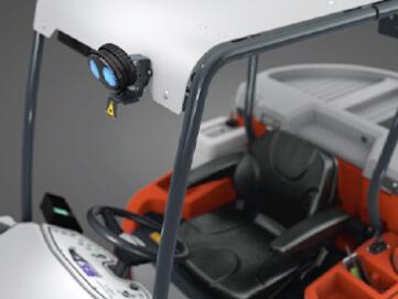 Hako Bodenreinigungsmaschine B400-R von Stangl ist optional mit dem Fahrerschutzdach für mehr Sicherheit erhältlich