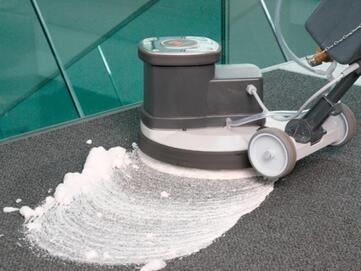 Teppichreinigung mit der Einscheibenmaschine Stangl ES 420