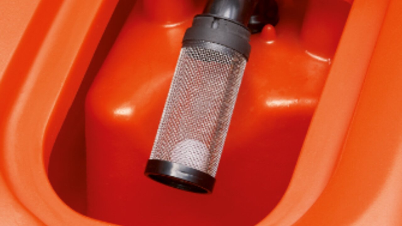 Bodenreinigungsmaschine Hako Scrubmaster  von Stangl mit Anti-Foam-System zur Vermeidung von Schaumaufbau