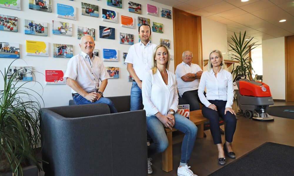 Stangl ist ein führendes, österreichisches Familienunternehmen in der Reinigungstechnik, im Bereich der betrieblichen Hygiene und in der Kommunal- bzw. Arealpflegetechnik, mit rund 200 Mitarbeitern, 3 Standorten und tausenden zufriedenen Kunden in ganz Österreich