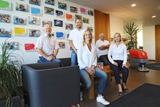 Stangl ist ein führendes, österreichisches Familienunternehmen in der Reinigungstechnik, im Bereich der betrieblichen Hygiene und in der Kommunal- bzw. Arealpflegetechnik, mit rund 200 Mitarbeitern, 3 Standorten und tausenden zufriedenen Kunden in ganz Österreich