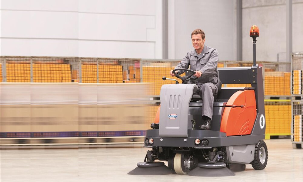 Aufsitz-Kehrmaschine Hako Sweepmaster 1200-RH für schnelles und wirtschaftliches Kehren 