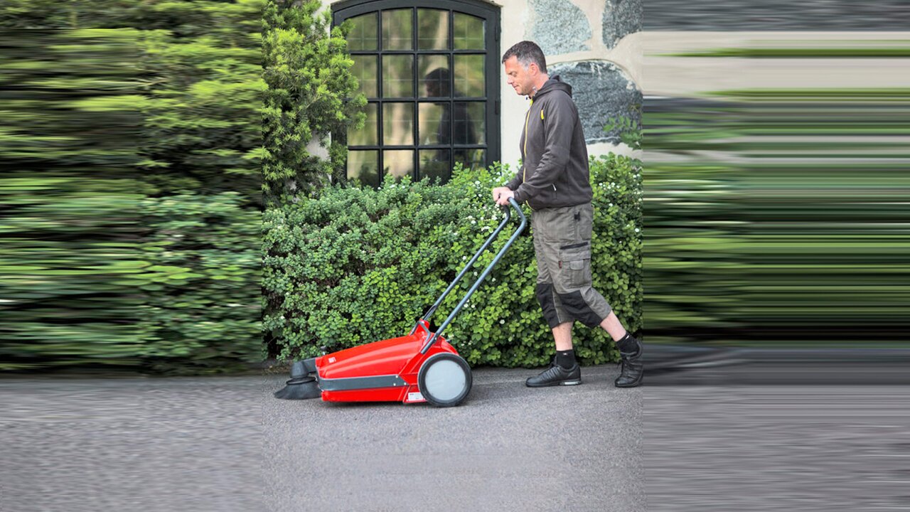 Hako Sweepmaster M600 robuste Handkehrmaschine von Stangl