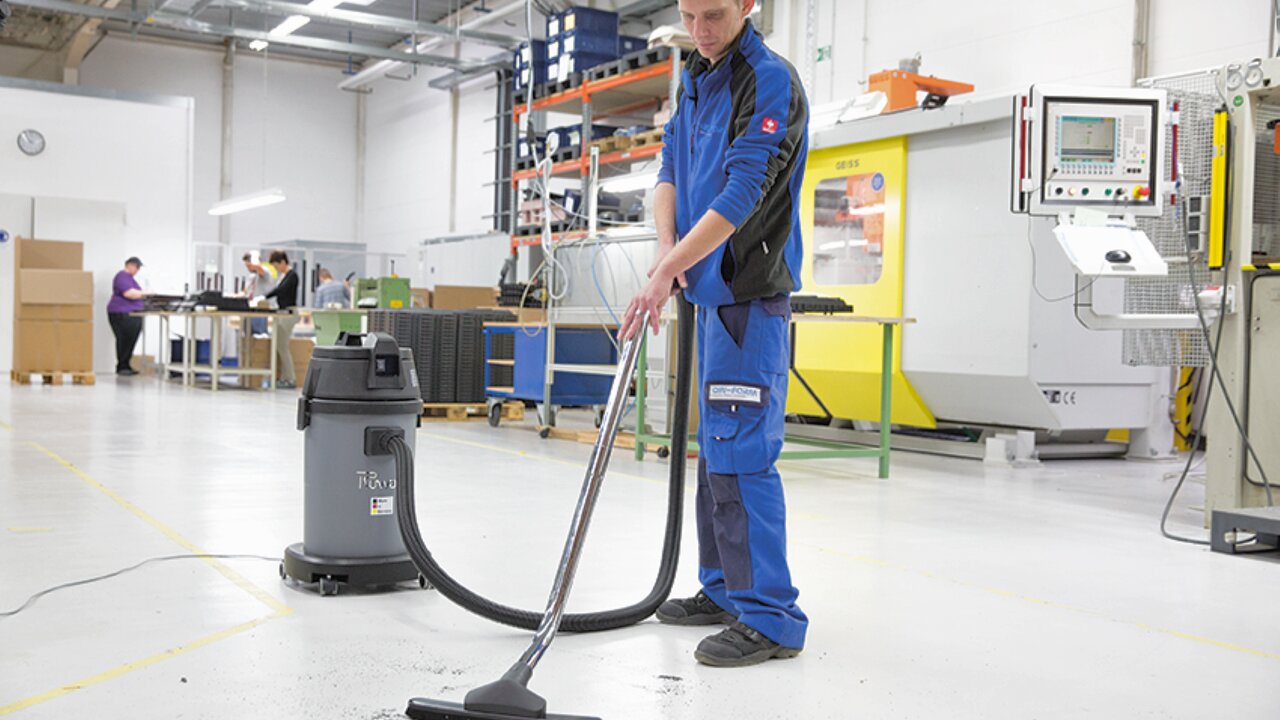 Industriesauger Ruwac R18 A012 Zone 22 mit Edelstahlbehälter von Stangl saugt Feinstäube und für gesundheitsgefährdende Stäube